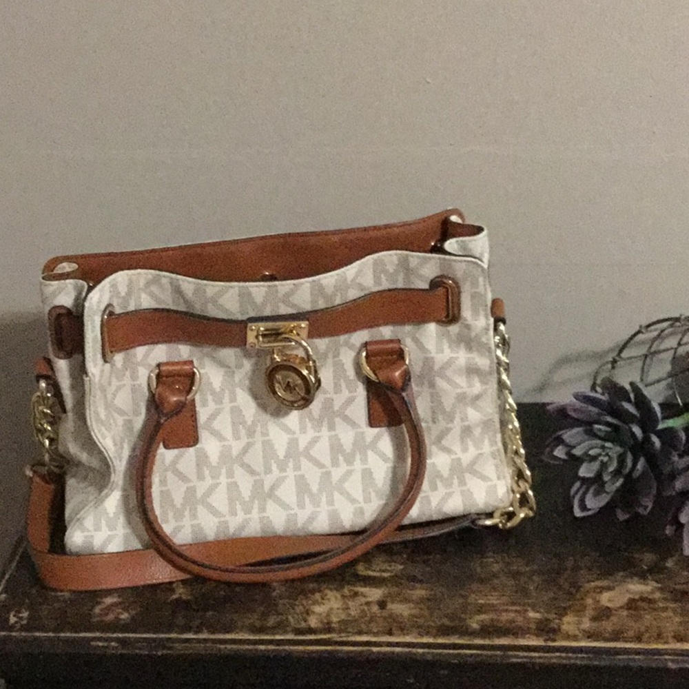 💯 Authentic Michael Kors Hamilton Bag